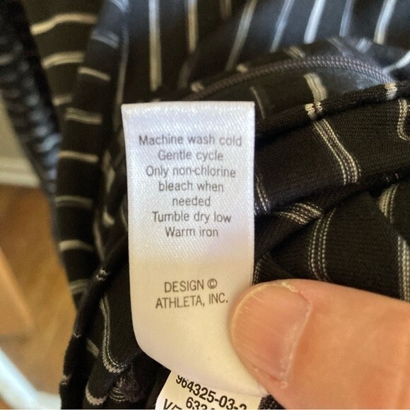 Athleta Women’s Elite active half zip black striped jacket size small! - Picture 5 of 10